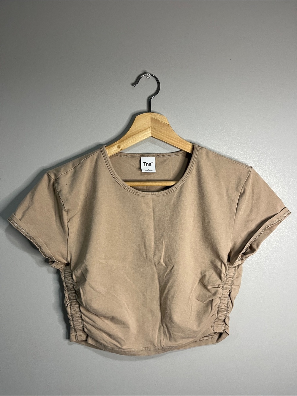 Tna Aritzia Beige Ruched Crop Top – Size Large